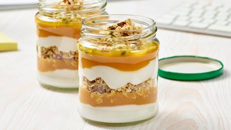 Schüttel-Trifle mit Mango und Maracuja