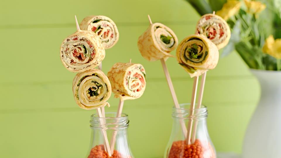 Pfannkuchenröllchen mit Frischkäse-Spinat-Füllung