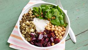 Hirse-Salat mit Kichererbsen und Roter Bete