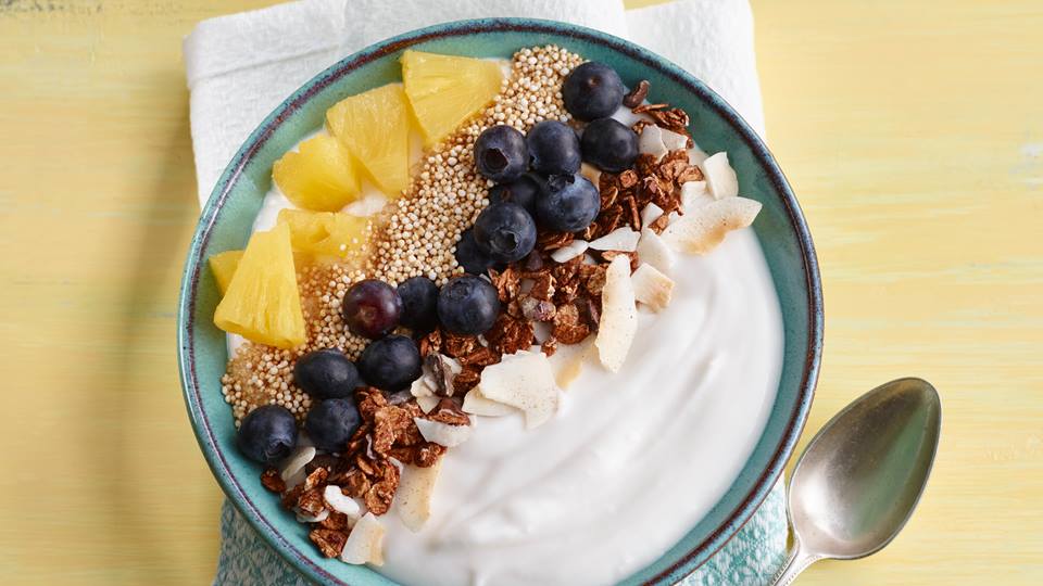 Ananas-Kokos-Frühstücksbowl mit Amaranth