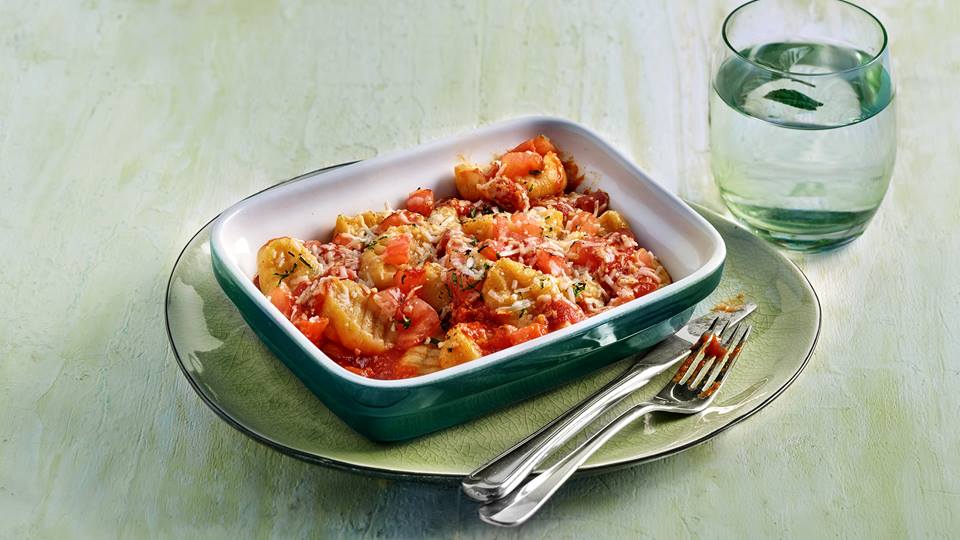 Gratinierte Kürbisgnocchi mit Tomatensauce