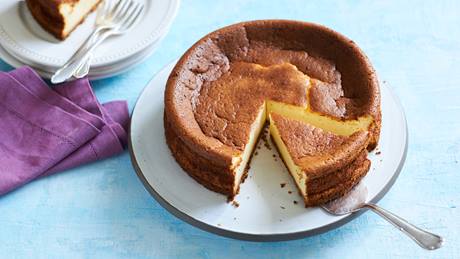 Käsekuchen mit Keksboden