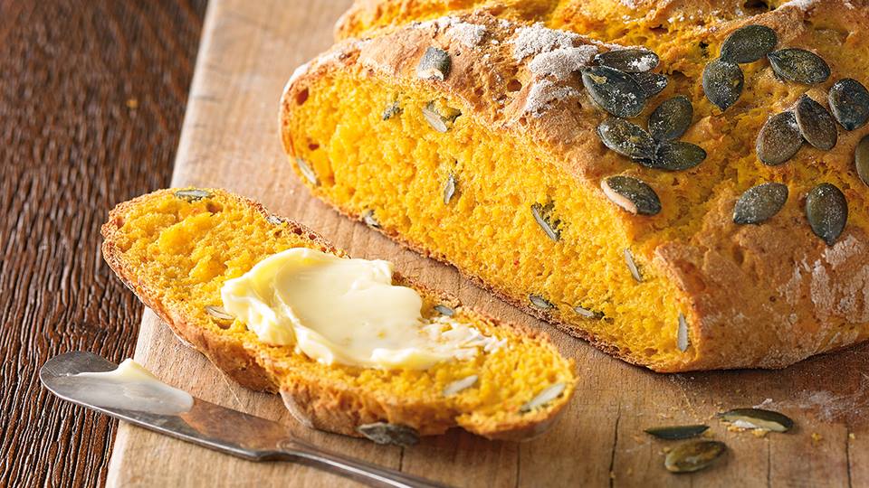 Kürbisbrot mit Kernen
