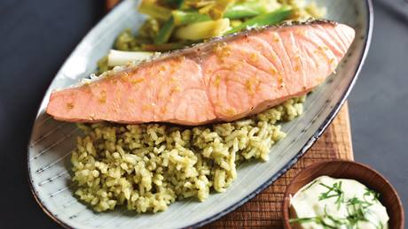 Gedämpfter Lachs mit Matcha-Reis