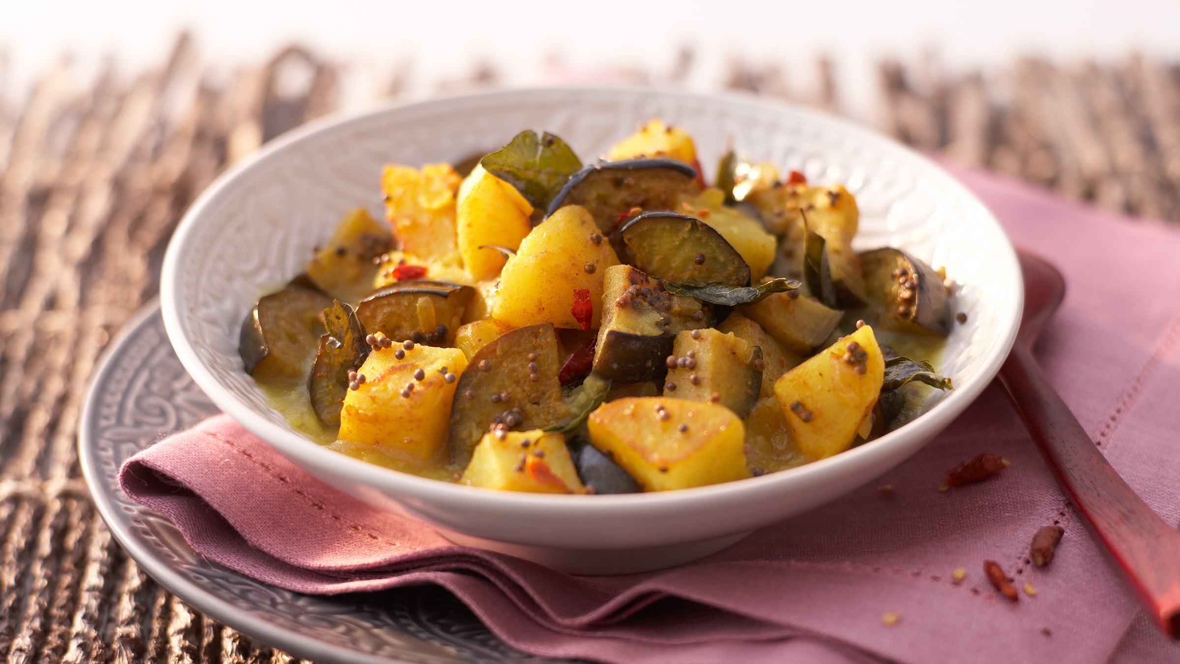 Kartoffel-Auberginen-Curry Rezept selbst machen | Alnatura