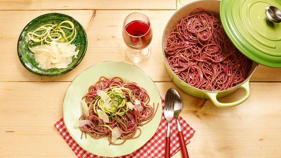 One-Pot-Rotwein-Pasta mit Zucchini-Spiralen