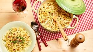 Spaghetti Carbonara mit Räuchertofu und Cashewmus