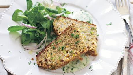 Grünkernbraten mit Kräuterrahmsauce