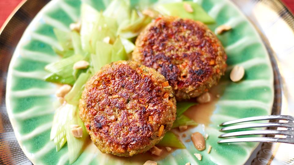 Thai-Gemüseburger mit Lauchgemüse