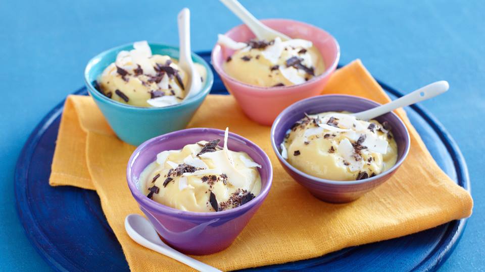 Halbgefrorene Mango-Kokos-Creme