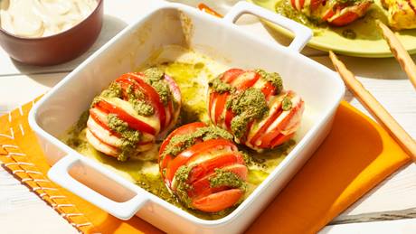 Fächertomaten mit Pesto