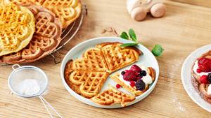 Waffeln mit Beerenquark