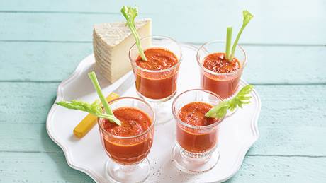 Gazpacho feines Süppchen mit aromatischem Sellerie