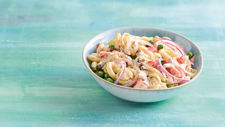 Erbsen-Pasta-Salat mit Kapern und Thunfisch-Mayo