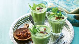 Ayran-Gurken-Suppe mit Sultaninen