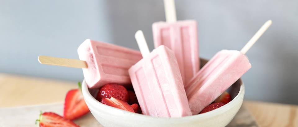 Alnatura Rezept: Erdbeereis mit Skyr