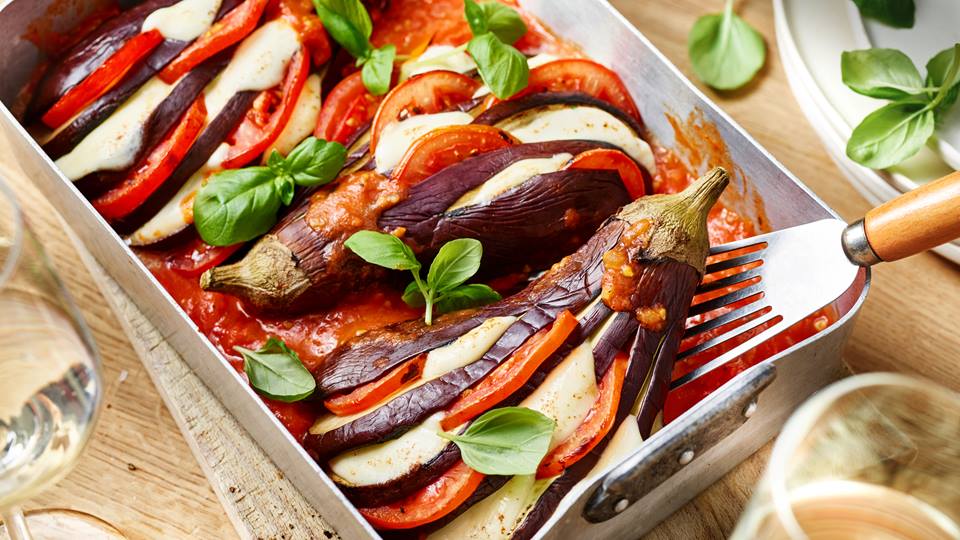 Gebackene Auberginen in Tomatensauce