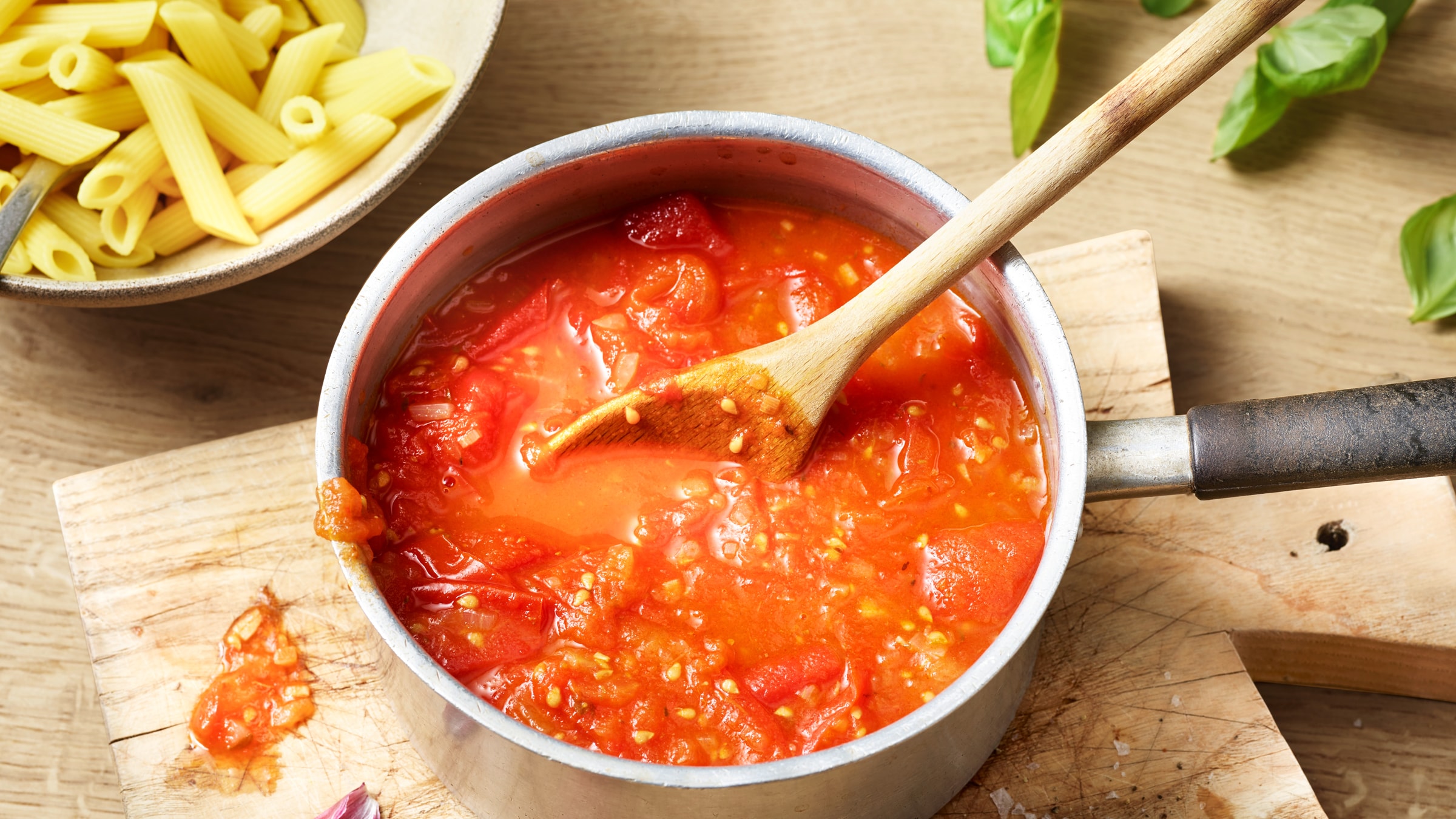 Klassische Tomatensauce Rezept selbst machen | Alnatura