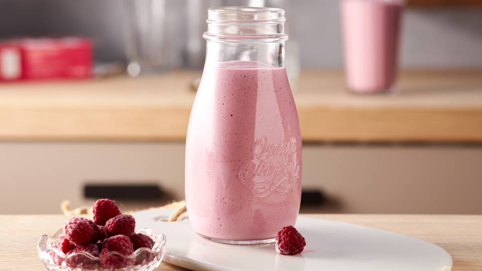 Protein-Shake Himbeer-Mandel mit Skyr