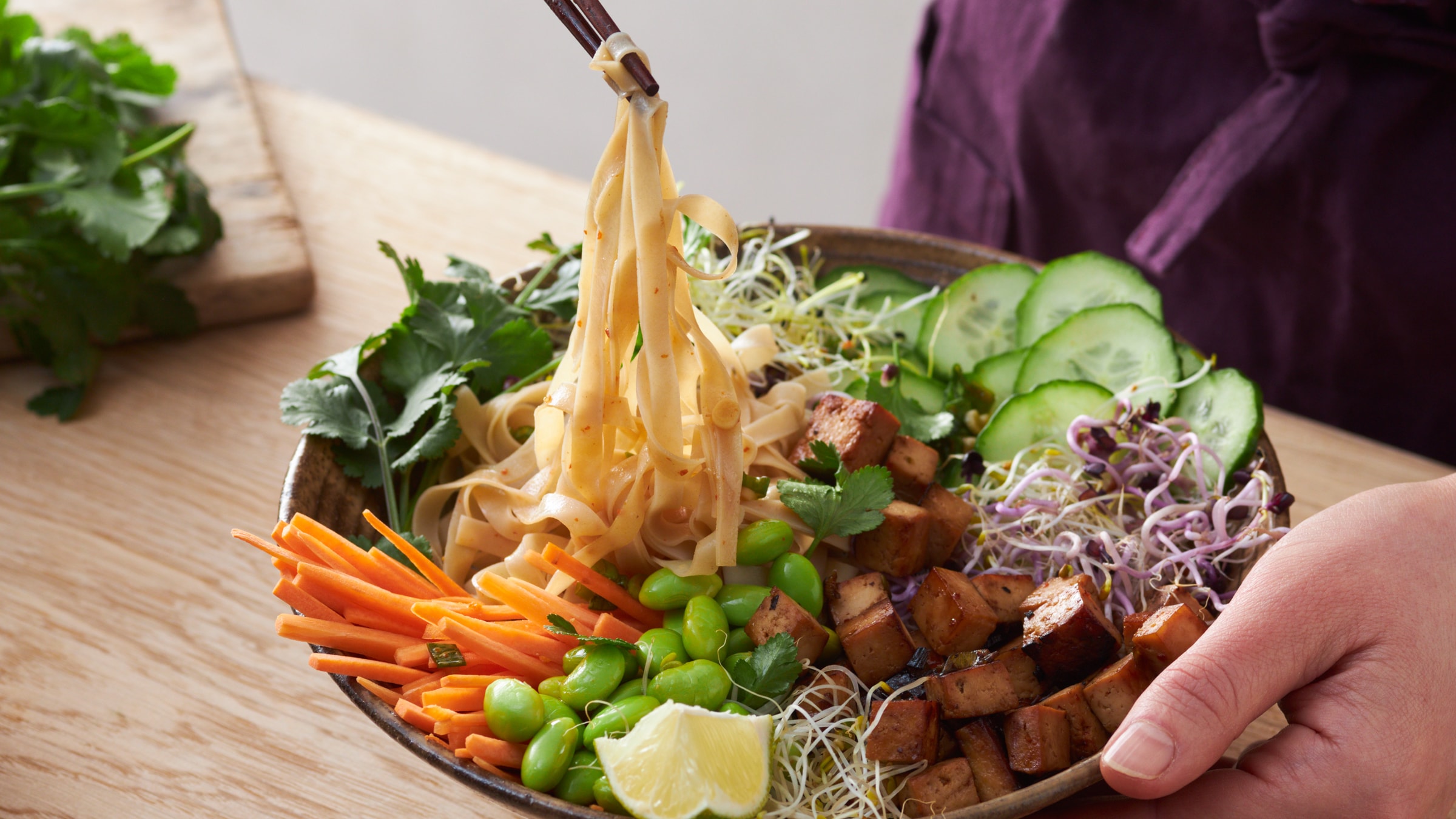 Asiatischer Reisnudelsalat Rezept selbst machen | Alnatura