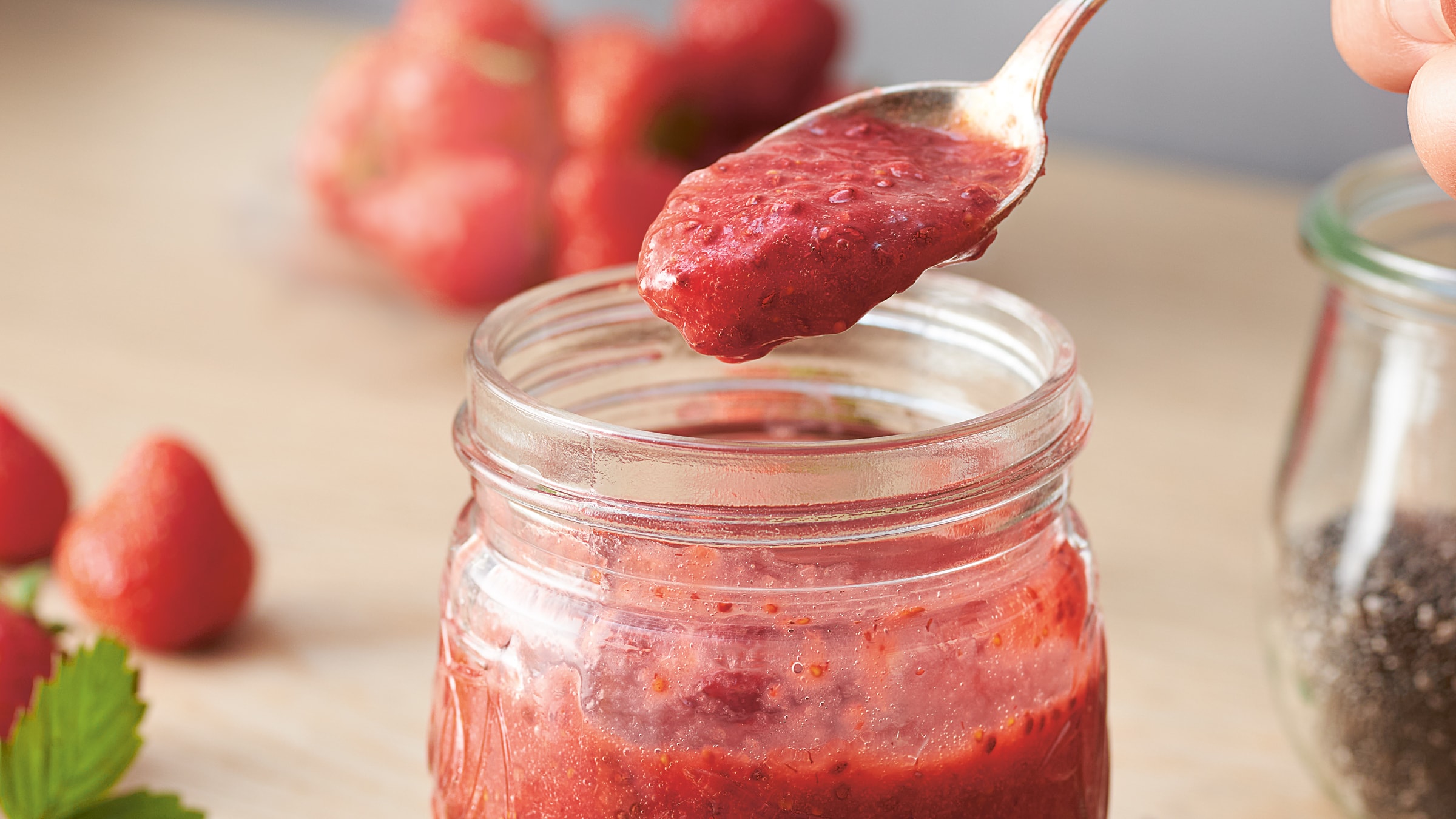 Erdbeer-Chia-Fruchtaufstrich Rezept selbst machen | Alnatura