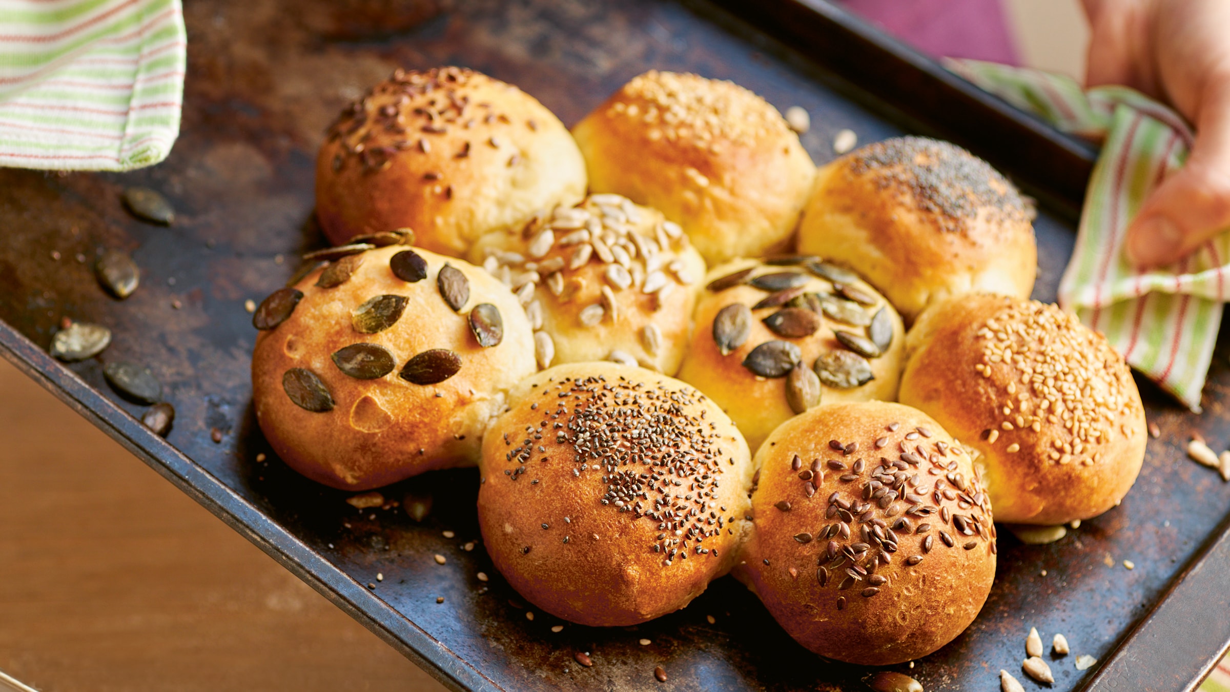 Brötchensonne aus Quark-Öl-Teig Rezept selbst machen | Alnatura