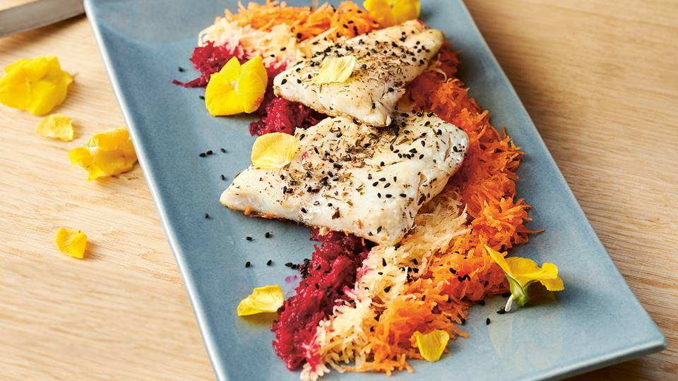 Zanderfilets mit geraspelter Rüben-Rohkost