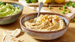 Dattel-Haselnuss-Hummus