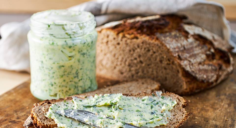 Schüttel-Kräuterbutter