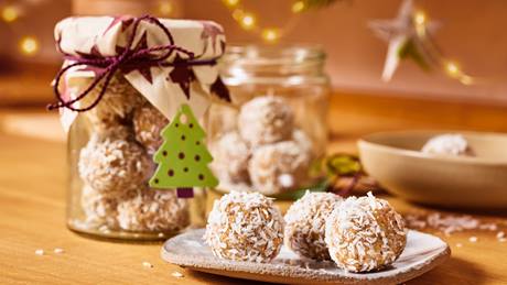 Kokos-Mandel-Schneebälle