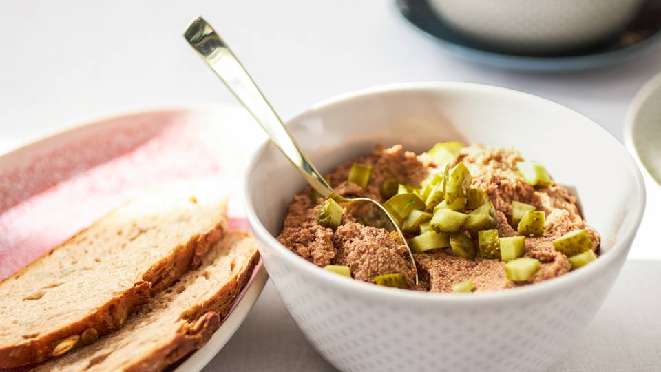 Pikanter Kidneybohnen-Aufstrich „wie Leberwurst“