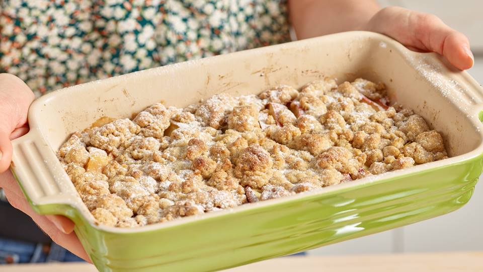 Apfel-Crumble mit Vanille-Schlagcreme