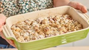 Apfel-Crumble mit Vanille-Schlagcreme