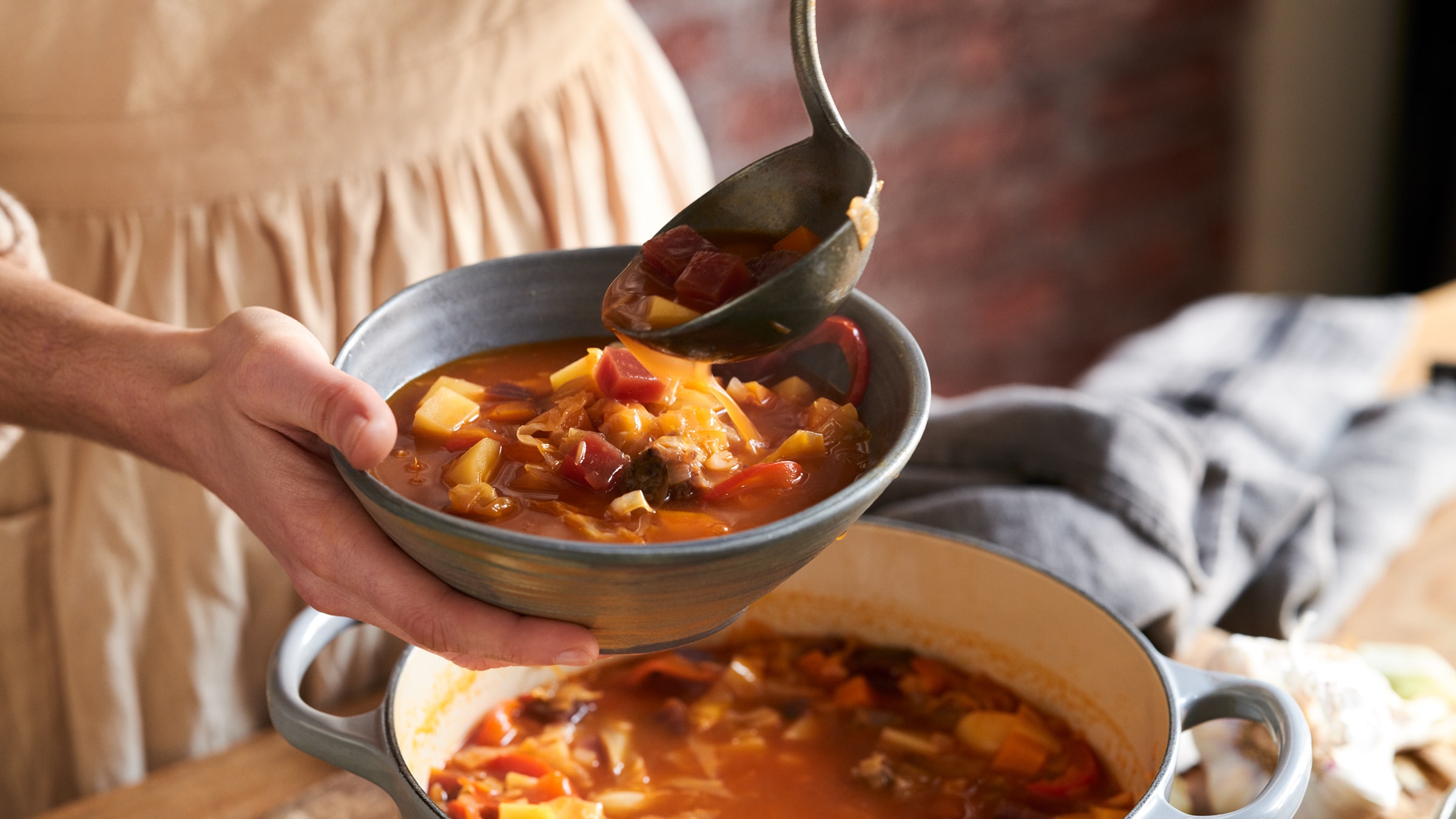 Borschtsch mit Rindfleisch Rezept selbst machen | Alnatura