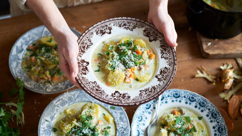 Wirsing-Eintopf mit Hackfleisch und Kartoffeln
