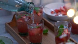 Erdbeer-Rhabarber-Drink