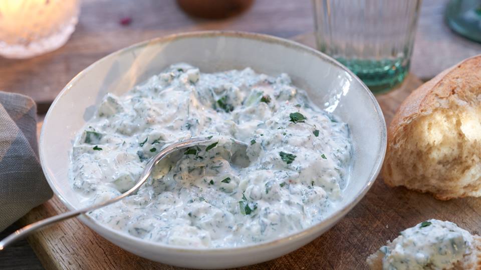 Blitzschneller Gurke-Feta-Dip