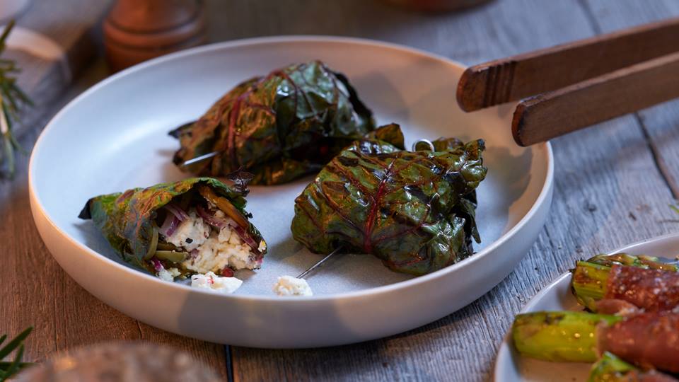 Bunte Mangold-Feta-Päckchen
