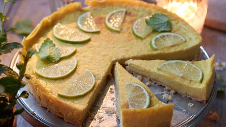 Limettenkuchen mit Keksboden