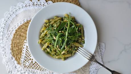 Strozzapreti mit Pesto und Rucola