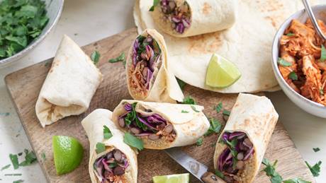 Burritos mit Bohnen und Jackfruit