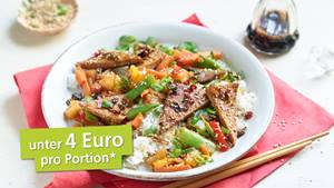 Asiapfanne mit Gemüse und Tofu