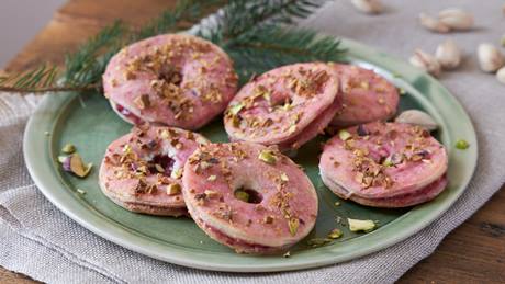 Süße Teigkringel aus fertigem Pizzateig