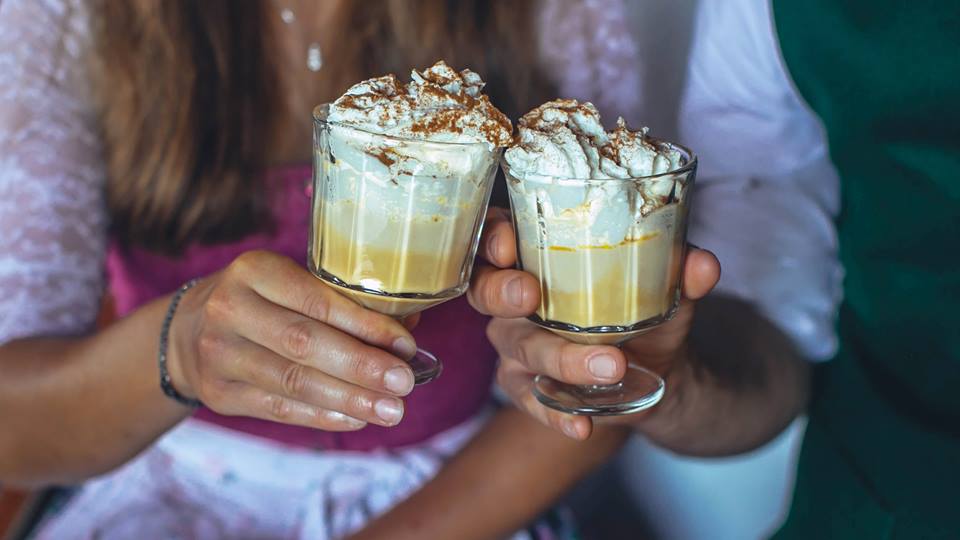 Bombardino (heißer Eierlikör)