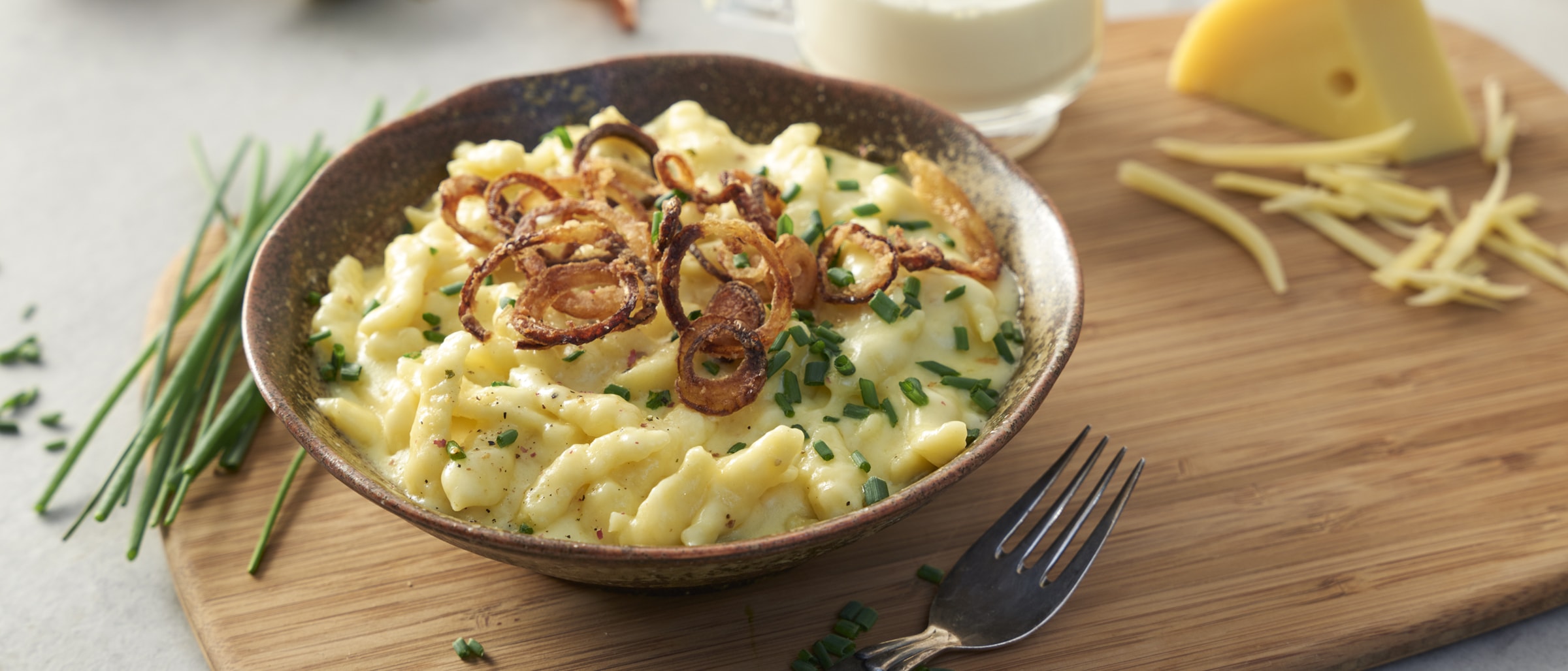 schnelle Käsespätzle Rezept selbst machen | Alnatura