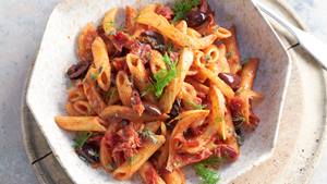 Alnatura Rezept: Fenchel-Tomaten-Pasta mit Coppa und Oliven