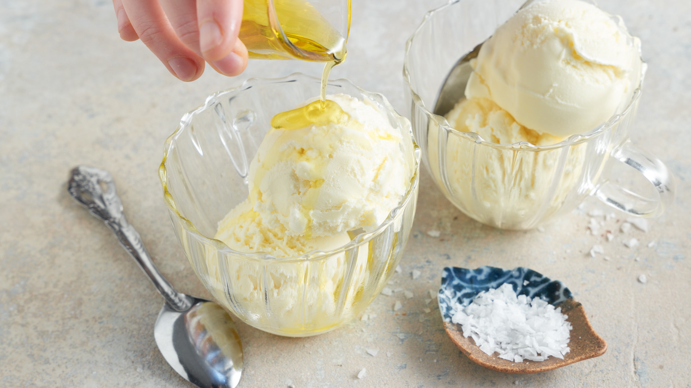 Vanilleeis mit Olivenöl und Salz Rezept selbst machen | Alnatura