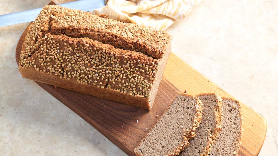 Glutenfreies Buchweizenbrot aus nur 1 Zutat – ohne Hefe