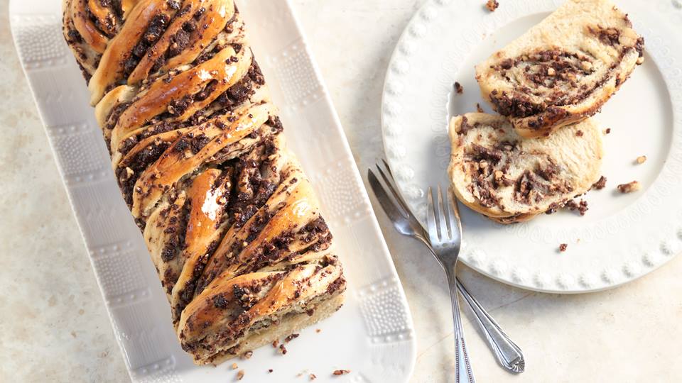 Haselnuss-Dattel-Babka