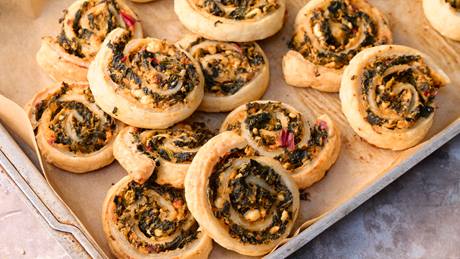 Herzhafte Schnecken mit Spinat und Feta